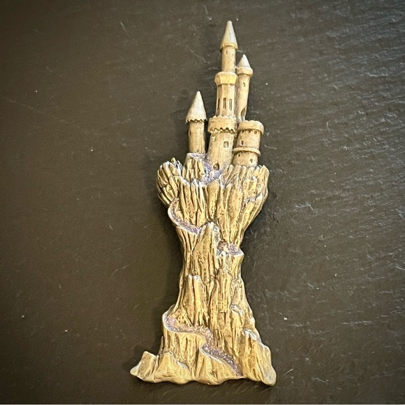 Vintage JJ Jonette Marked Jewelry Pewter Castle Glitter Accent Brooch - Picture 2 of 10